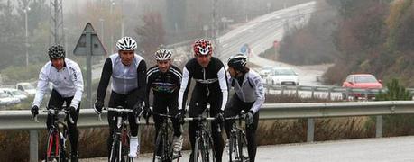 Protégete del viento en tus salidas en bicicleta VII: aprende a rodar en compañía