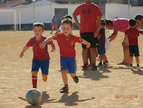 NUEVA TEMPORADA DE LA ESCUELA DE FÚTBOL DE ALMOGIA 2014715