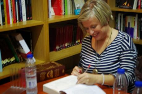 Presentación en Madrid de El hombre de la máscara de Espejos(Vicente Garrido y Nieves Abarca)