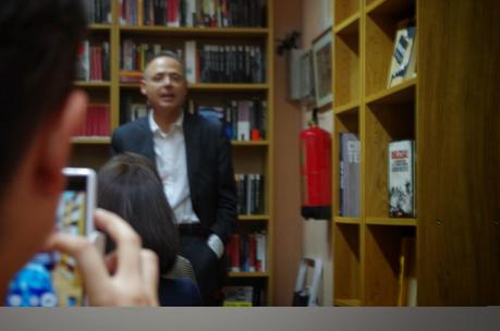 Presentación en Madrid de El hombre de la máscara de Espejos(Vicente Garrido y Nieves Abarca)