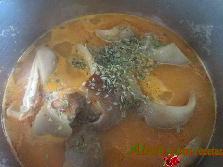 OREJAS DE CERDO ESTOFADAS