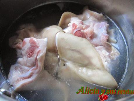 OREJAS DE CERDO ESTOFADAS