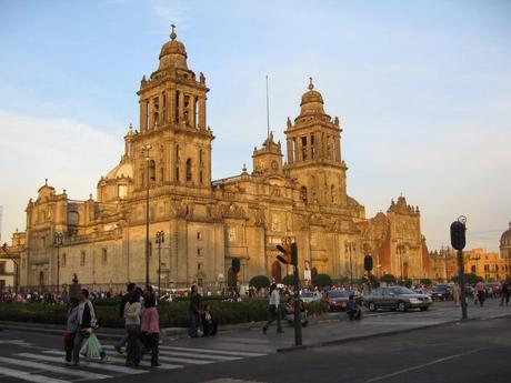 Ingresos en divisas por turismo crece en México