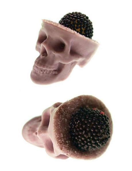 Chocolate Skulls Gone Nuts :: calaveras de chocolate y cerebro de uez