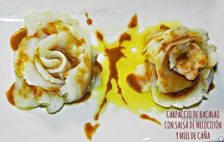 CARPACCIO DE BACALAO CON SALSA DE MELOCOTÓN Y MIEL DE CAÑA