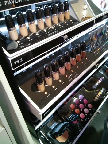 VipandSmart Marc Jacobs Beauty expositor