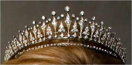 Tiara Fringe Moderna - Casa Real de Suecia