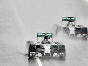 Hamilton quedó Japón bajo lluvia estiró ventaja como líder