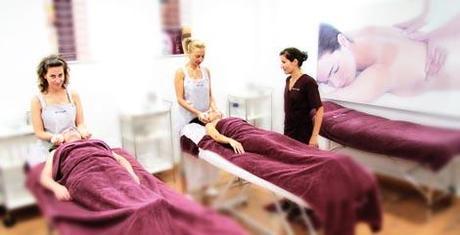 Adiós a las manchas faciales con Blanc de Teint Licorissime de Ella Baché...