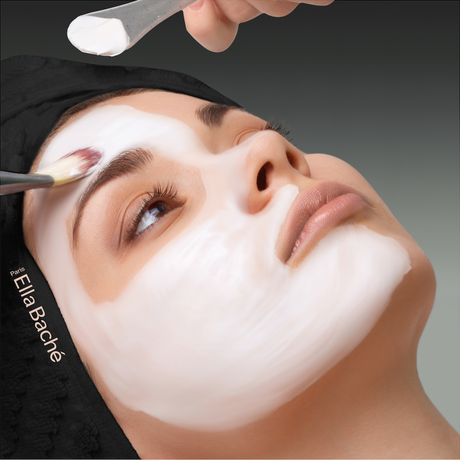 Adiós a las manchas faciales con Blanc de Teint Licorissime de Ella Baché...