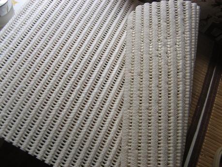 Decoupage y estarcido en una alfombrilla