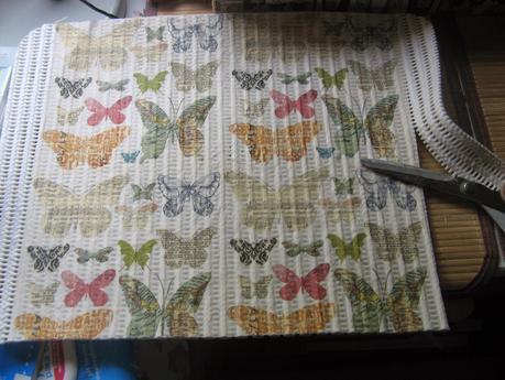Decoupage y estarcido en una alfombrilla