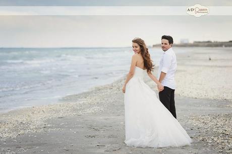 Una postboda romántica a orillas del mar