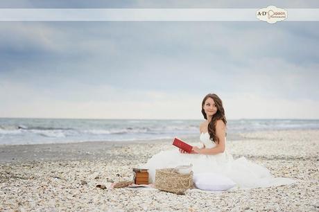 Una postboda romántica a orillas del mar