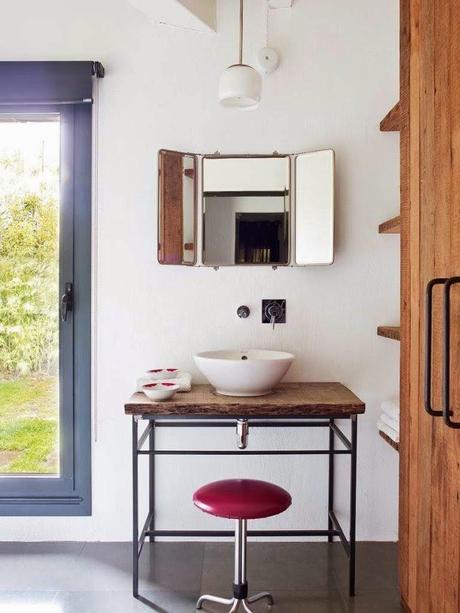 UNA CASA DE CAMPO CON MATERIALES NOBLES