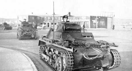 Panzers alemanes el 9 de enero de 1940 tras su exitosa táctica de Blitzkrieg en Dinamarca 