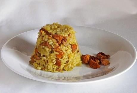 Arroz al azafrán con rebozuelos