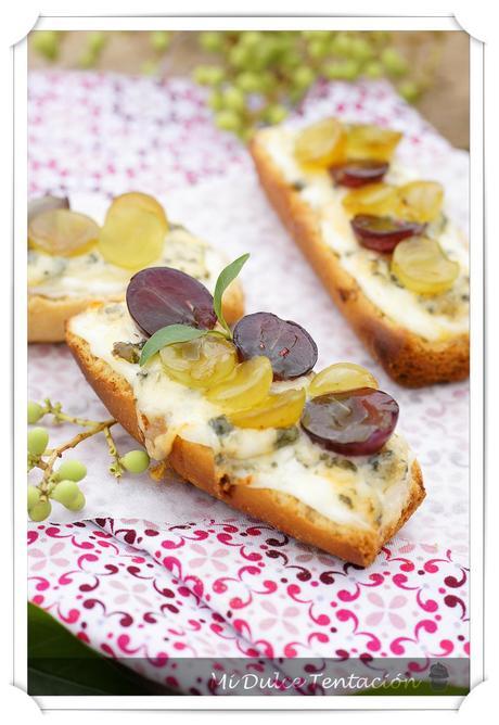 Tosta de Queso, Uvas y Miel