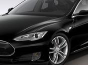 Elon Musk introduce Tesla piloto automático, motor dual tracción ruedas