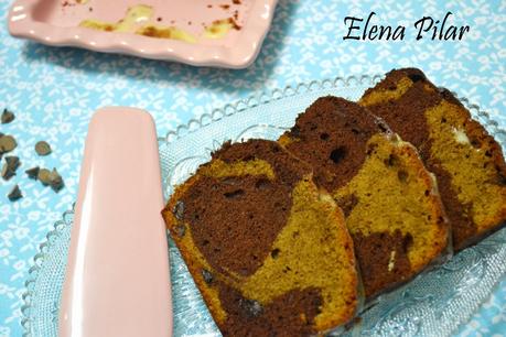 Bizcocho marmolado de mocha con ganaché de chocolate blanco