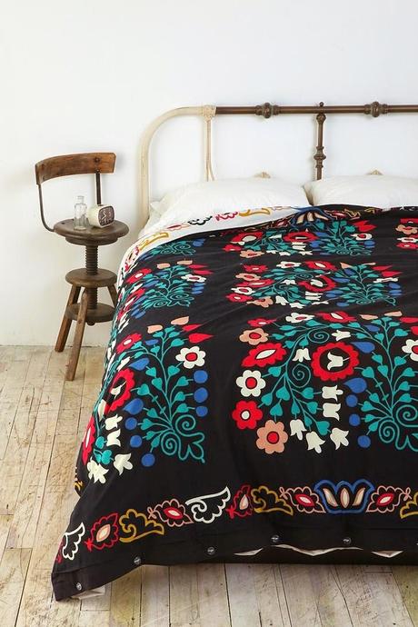 Inspiración de fin de semana: Suzanis a los pies de la cama