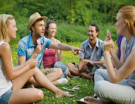 Las personas que se engañan a sí mismas son las que mejor engañan a los demás Las personas que se engañan a sí mismas son las que mejor engañan a los demás