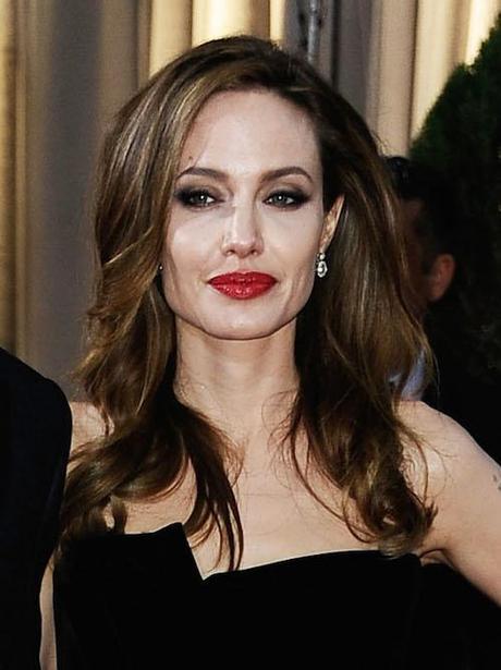 Angelina, modo vampire ON.