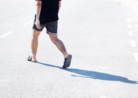 glamour_narcotico_ibiza_outfit_menswear_streetstyle_cap_bershka_shirt_bershka_shorts_h&m_ugly_shoes_pull&beard (4)