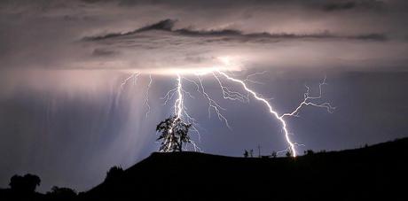 LA ULTIMA NOCHE EN TREMORE BEACH - Mikel Santiago