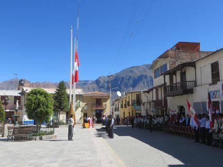 Cotahuasi, el Cañón de las Maravillas, tercera parte: Cotahuasi, sus atractivos y su patriotismo