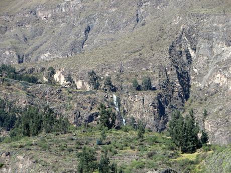 Cotahuasi, el Cañón de las Maravillas, tercera parte: Cotahuasi, sus atractivos y su patriotismo