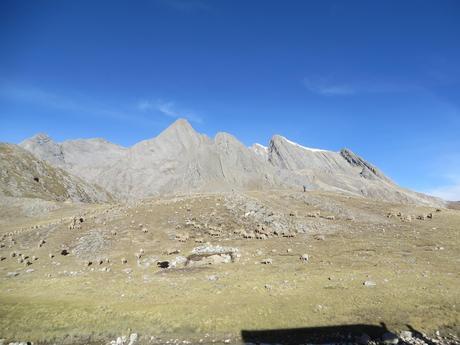 Canta, sus lagunas y La cordillera la Viuda