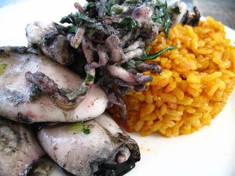 ARROZ DE VERDURAS AL HORNO CON CALAMARES A LA PLANCHA