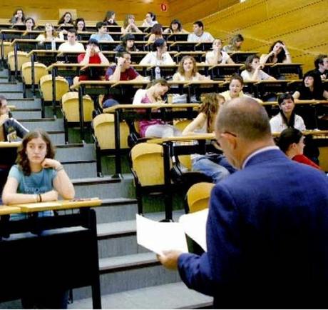 NO ES LO MISMO LA PRIMERA BANCA QUE EL ESTRADO