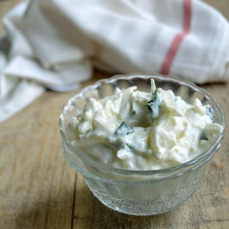 CHIPS DE BONIATO CON TZATZIKI DE MANZANA