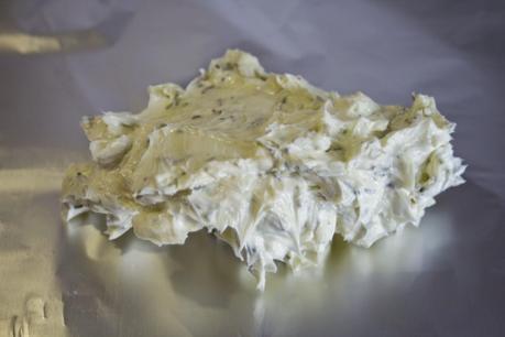 Pan de romero y aceite de oliva
