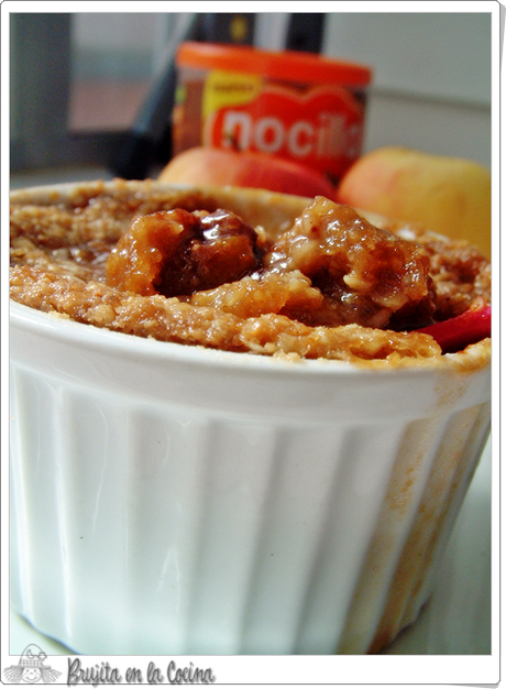 Crumble manzana, melocoton y nocilla de almendra