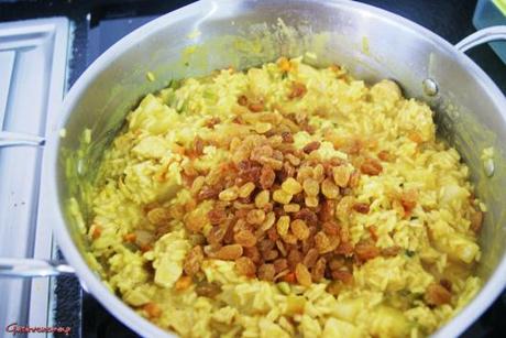 CREMOSO CON PAVO, FRUTAS Y CURRY