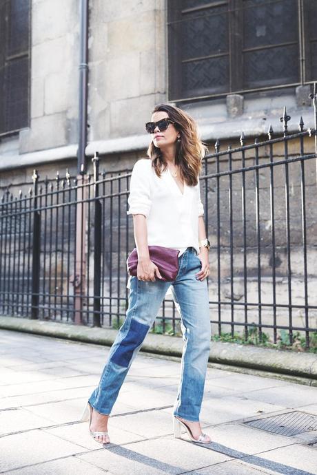Keep it Simple Denim_Levis_Vintage-White_Shirt-Sandals-Burgundy_Clutch-Paris-Street_Style-Karen_Walker-27
