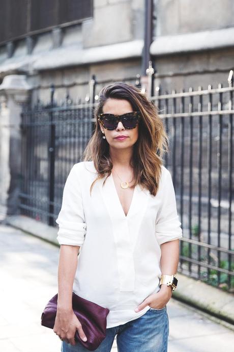 Keep it Simple Denim_Levis_Vintage-White_Shirt-Sandals-Burgundy_Clutch-Paris-Street_Style-Karen_Walker-9