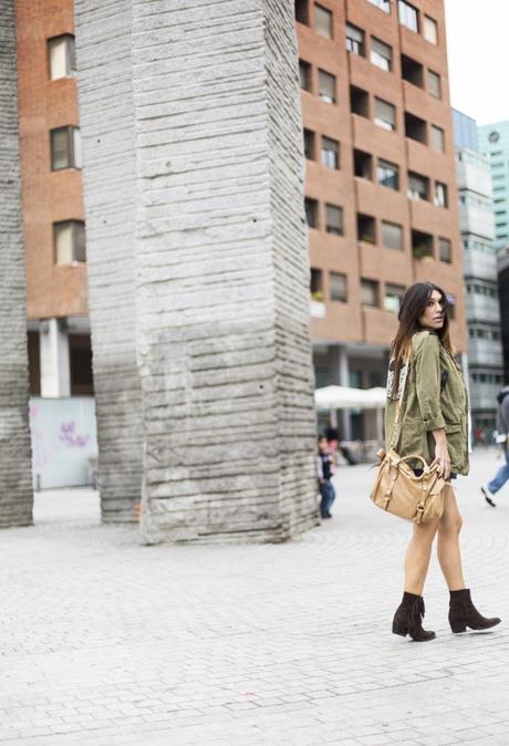 street style barbara crespo hakei skull military jacket sendra boots miu miu bag fashion blogger outfit blog de moda