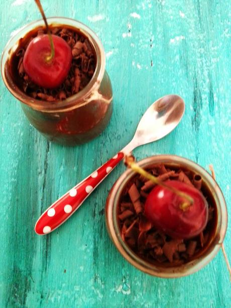 MOUSSE DE CHOCOLATE VEGANO CON AGUACATE