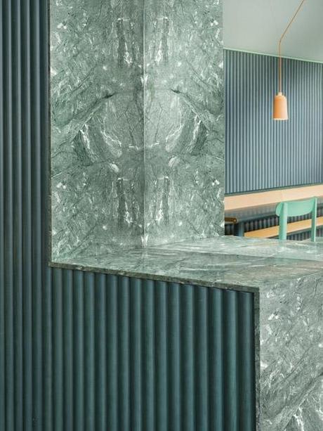 COMBINACIÓN Y CONTRASTE