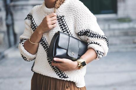 Maxi_Skirt-Outfit-Cap-Knitwear-PFW-Street_Style-42