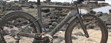 Cannondale Slice 2015, la nueva versión de la oferta para triatlón de la firma norteamericana se presenta ultra ligera, práctica y muy cómoda