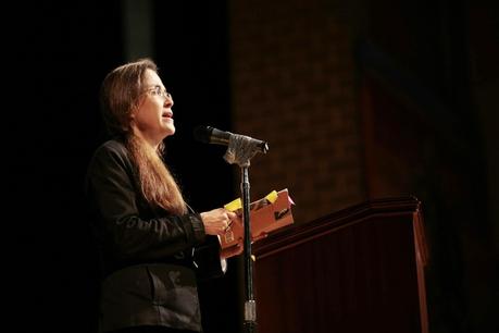 Naomi Shihab Nye: Todo lo que puedo hacer: