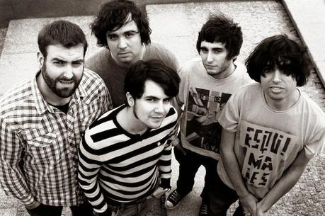 ALBOROTADOR GOMASIO Aterrizan en Limbo Starr