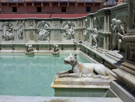 SIENA   UN   DÍA   DE   AMOR   EN   LA   TOSCANA