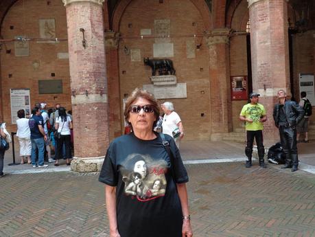 SIENA   UN   DÍA   DE   AMOR   EN   LA   TOSCANA