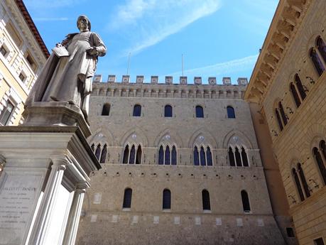 SIENA   UN   DÍA   DE   AMOR   EN   LA   TOSCANA